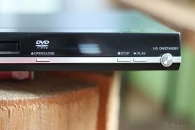 DVD přehrávač Toshiba + filmy