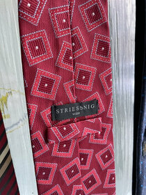 Rakouský materiál, Kvalitní kravata 100% Pure Silk hedvábí.