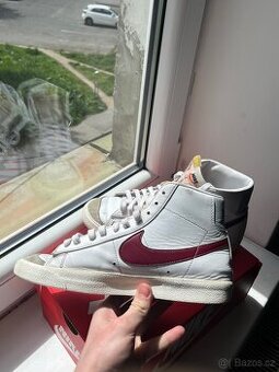 NIKE Blazer Mid Vintage