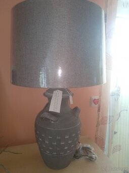 krásná velká stolní lampa nová zabalená