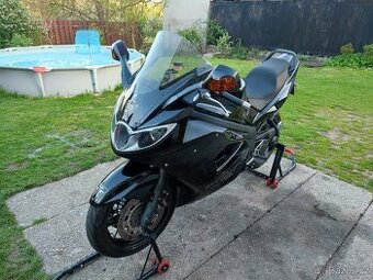 Triumph Sprint ST 1050 - 1