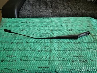 Škoda Octavia III rameno pravého předního stěrače