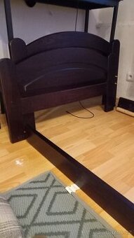 Dřevěná postel - 1