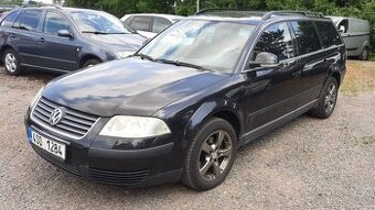 VW Passat combi 1.6i, r. 2004, Climatronic, ALU R16, tažné