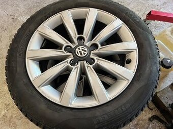 Vokswagen Audi origina alu 16” 5x112 zimní 205/55/15 Pirelli