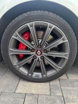 Sada disků a pneu z Megane RS Estoril "18