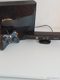 Xbox 360 Slim + příslušenství