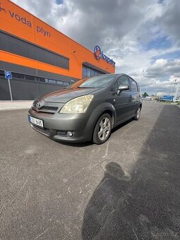 Prodám Toyota Corolla 2.2D 4D 7 mist