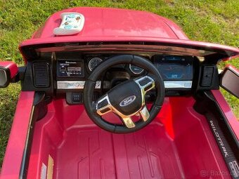 Dětské elektrické autičko