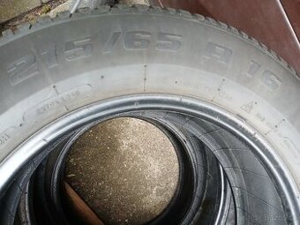 2ks zimní pneu 215/65 r16