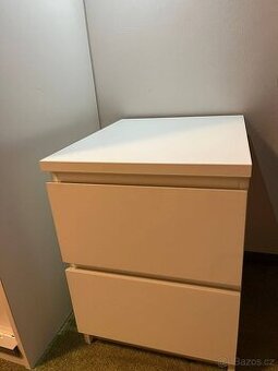noční stolek - skříňka Ikea