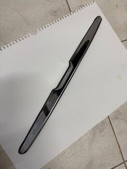 Mercedes  - madlo kufrového víka