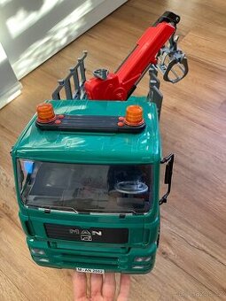 Bruder transportér dřeva