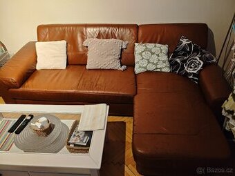 Hnědá kožená sedačka