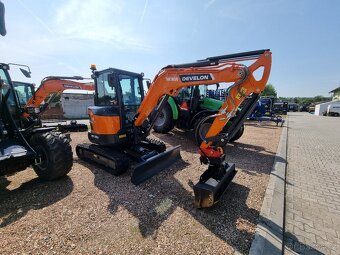 Minirypadlo Develon DX35-7