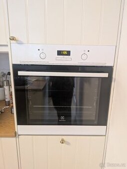 Vestavěná trouba Electrolux