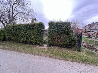 Pronájem zahrádky s chatkou – Krnov (Elektřina+WC)