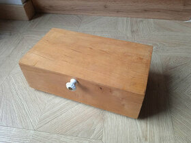 Prodám levně starou dřevěnou krabičku - 1