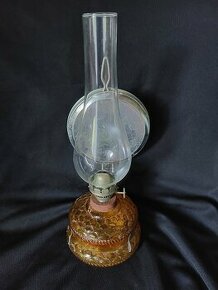 Petrolejová lampa s hnědou nálevkou