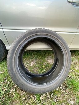 Pneu z Bmw 235/45R 18 98V