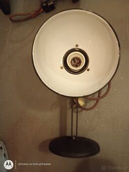 Retro stolní lampa