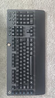 Logitech G913 bezdrátová klávesnice