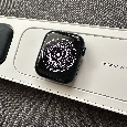 Apple Watch Series 8 (45mm, GPS, hliník) – temně inkoustová