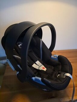 Dětská autosedačka CYBEX Aton 5 Deep Black