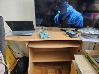 PC stůl 140x60 cm