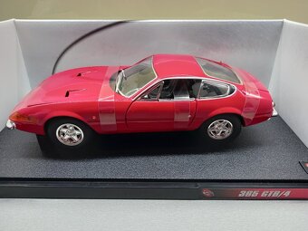 FERRARI 365GTB/4 HOTWHEELS 1:18 - 1