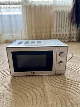 mikrovlnka Beko