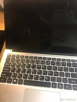 Umax VisionBook 14Wa Pro. Bez adaptéru a baterie.