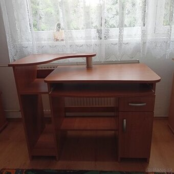 PC stůl