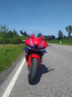 HONDA CBR 600 RR 2025