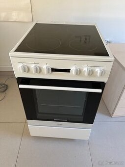 Elektrický sporák Mora C110BW