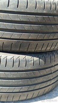 PRODÁM 2 LETNÍ PNEU BRIDGESTONE 225/45/18, CENA JE ZA 2 KUSY