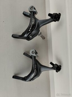 Málo použité brzdové čelisti Shimano Ultegra
