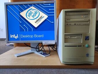Retro desktop Intel Celeron 766 MHz