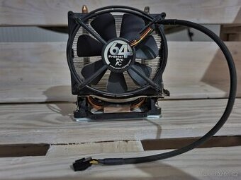 Chladič včetně upínací destičky na socket AM3.