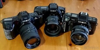 Sbírka fotoaparátů MINOLTA + objektivy