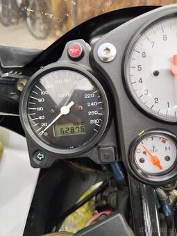 Prodám Honda VTR 1000f - 1