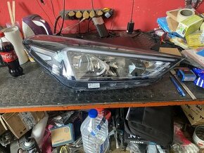 Hyundai Tuscon 2019 - pravé přední světlo