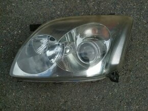 TOYOTA  AVENSIS T25  2005 (před facelift)