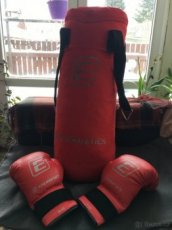 Prodám boxerskou sadu.