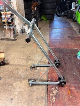 Stojan na přední kolo