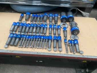 Použité  vysekávací nástroje Wilson (system Thick Turret)