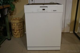 Miele bílá vestavná myčka G4203 SC, tři koše