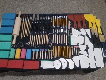 Potřeby pro hrnčířský kruh a keramiku