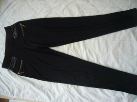 Legíny s koženkovými doplňky