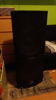 Vonyx CVB215  bluetooth bass reproduktor a zesilovač